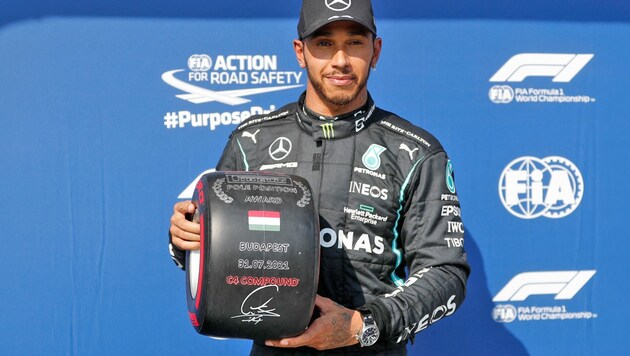 Lewis Hamilton jubelt über die Polein Qualifying (Bild: APA/AFP/POOL/DAVID W CERNY)