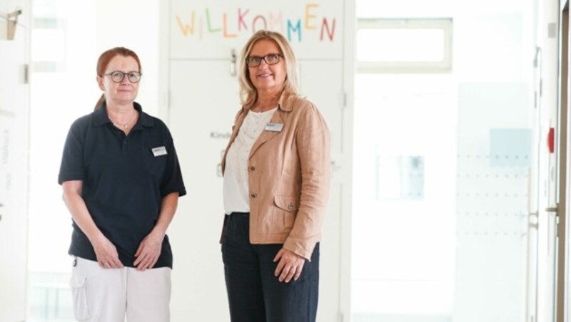 Evelyn Lechner, ärztliche Leiterin, und Ulrike Obermayr, kaufmännische Direktorin des Rehazentrums (Bild: Wenzel Markus)