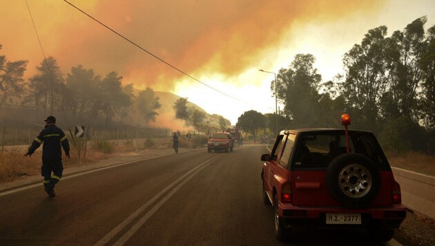 According to the fire department, 45 new forest fires were reported in Greece on Friday. (Bild: AFP/AFP (Archivbild))