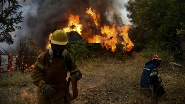 Dramatische Situationen gab es auch im heurigen Sommer in Griechenland (Archivbild). (Bild: AFP)