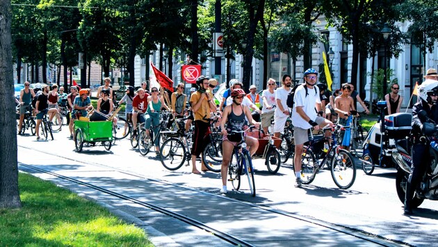 Die Organisation „Radeln for Future“ startet am 6. August mit einer monatlichen Rad-Demo, um die besonders gefährlichen Straßen für Radfahrer aufzuzeigen. (Bild: Radeln for Future)