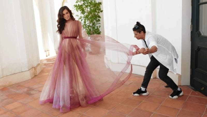 Lili Paul-Roncalli mit Designer und Fashion-Day-Initiator Alexis Fernandez Gonzalez (Bild: Starpix/ Alexander TUMA)