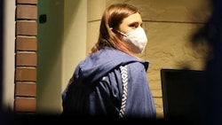 Kristina Timanowskaja in der polnischen Botschaft in Tokio
 (Bild: AFP/Yuki Iwamura)