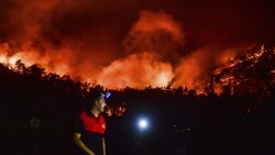 Waldbrände in Hisaronu in der Türkei (Bild: AP)