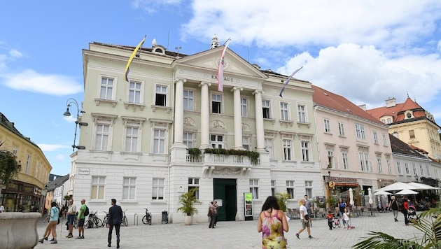 Die sonnigen Tage in Baden sind gezählt, jedenfalls für die bislang regierende ÖVP. Die Suche nach Mehrheiten im Rathaus wird wohl länger dauern. (Bild: P. Huber)