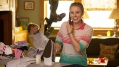 Kristen Bell in einer Szene des Films „Bad Moms“ von 2016 (Bild: Courtesy Everett Collection / Everett Collection / picturedesk.com)