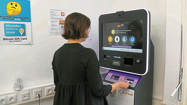 Krypto-Währungen kaufen wie beim Bankomaten: Das geht in der Coinfinity-Filiale in der Griesgasse 10. (Bild: Christian Jauschowetz)