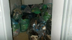 600 Pelzmäntel wurden in einem Kellerabteil gebunkert. (Bild: LPD Wien)