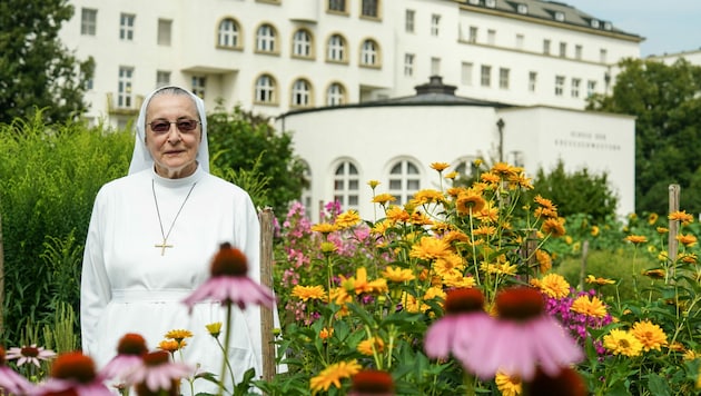 Schwester Bernadette Schwarz daheim bei den Linzer Kreuzschwestern (Bild: Markus Wenzel)