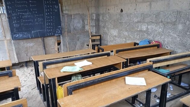 Ein Klassenzimmer in Nigeria - aus dieser Schule wurden erst im Frühjahr 2021 136 Kinder von bewaffneten Terroristen verschleppt. (Bild: AFP)
