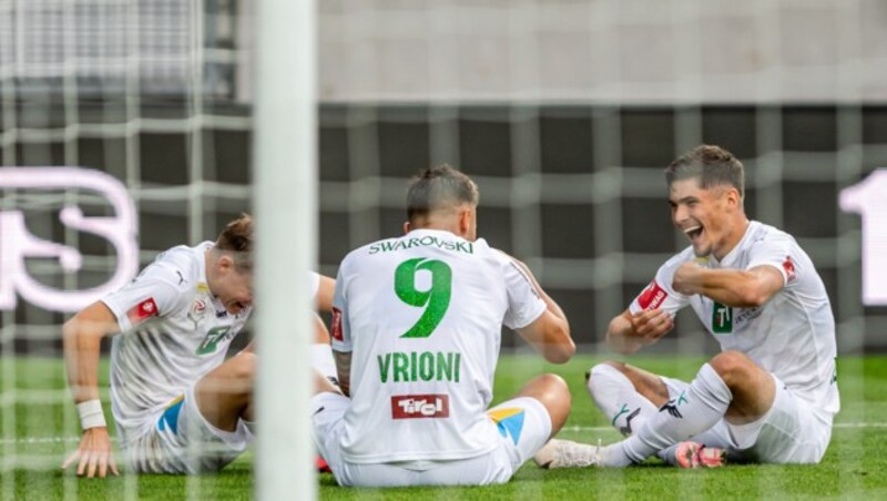 INNSBRUCK,AUSTRIA,08.AUG.21 - SOCCER - ADMIRAL Bundesliga, WSG Tirol vs Linzer ASK. Image shows the rejoicing of Zan Rogelj, Giacomo Vrioni and Leon Klassen (Wattens). Photo: GEPA pictures/ Daniel Schoenherr (Bild: GEPA pictures)