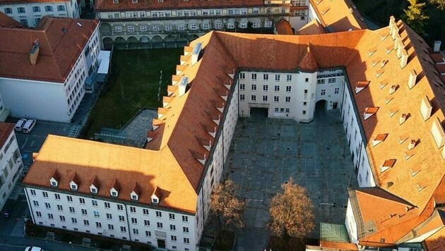Die Grazer Burg wird komplett renoviert und revitalisiert. (Bild: DronePix)