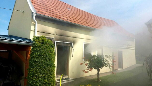 Die Rauchsäule war schon von Weitem zu sehen (Bild: Feuerwehr Mattersburg)
