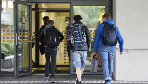 Mehr als 200 Schüler werden nächsten Herbst zum Lernen nicht in ein Schulgebäude gehen (Bild: Tschepp Markus)