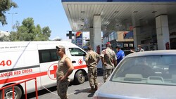 Soldaten der libanesischen Armee zwangen die Tankstellen - im Bild eine in der Hauptstadt Beirut - zum Öffnen. (Bild: AFP/Anwar Amro)