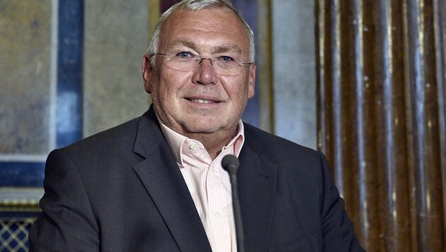 Alfred Gusenbauer volt SPÖ-kancellárt kizárják az SPÖ-ből. (Bild: APA/HANS PUNZ)