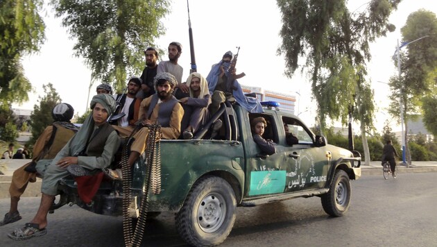 Rund 60.000 Kämpfer der islamistischen Taliban-Miliz eroberten Afghanistan per Handstreich. (Bild: AP)