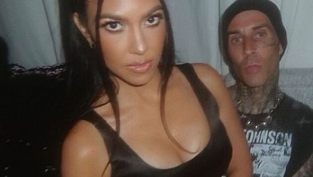 Kourtney Kardashian mit ihrem Freund, Blink-182-Drummer Travis Barker (Bild: instagram.com/kourtneykardash)