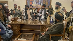 Die Taliban haben unterdessen die Kontrolle über den Präsidentenpalast übernommen. (Bild: AP)