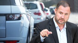 FPÖ-Verkehrssprecher Christian Hafenecker übte heftige Kritik an den türkis-grünen Plänen für eine CO2-Steuer ab 1. Jänner 2022. (Bild: stock.adobe.com,Krone KREATIV)