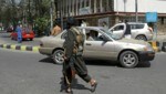 Die Taliban patrouillieren die Straßen der afghanischen Hauptstadt Kabul, wo sie mittlerweile die Kontrolle übernommen haben. (Bild: AP)