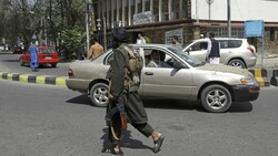 Die Taliban patrouillieren die Straßen der afghanischen Hauptstadt Kabul, wo sie mittlerweile die Kontrolle übernommen haben. (Bild: AP)