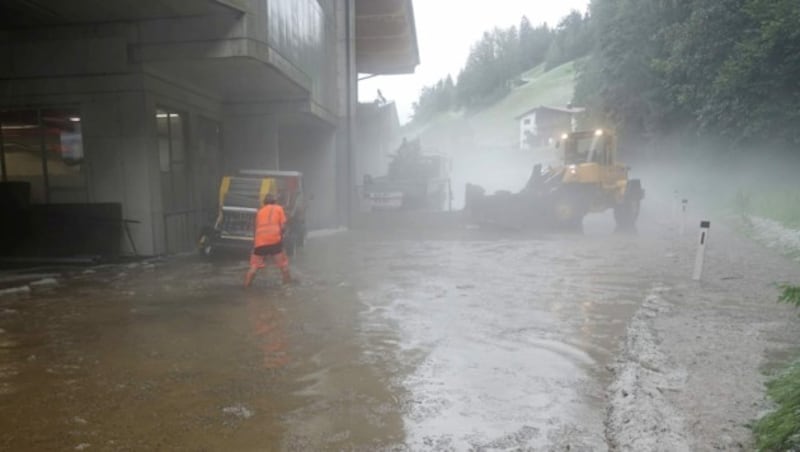 Aschau—Unwetterlage-Hochwasser-Überflutung-Muren-Hagel-Fotocredit: ZOOM.TIROL (Bild: zoom.tirol)