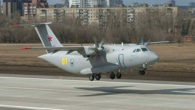 Das Flugzeug war laut OAK zuvor auf dem Flugplatz Kubinka bei Moskau gestartet. (Bild: AP)