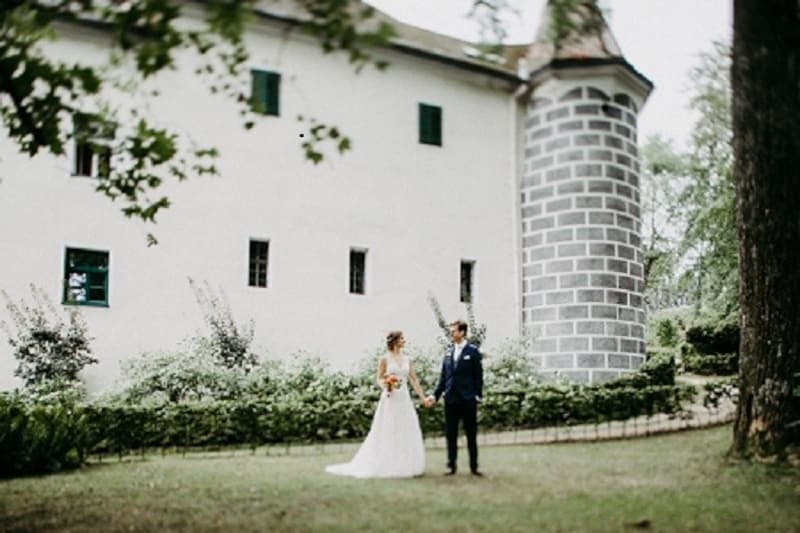 Schloss Ernegg im wunderschönen Mostviertel ist der wahr gewordene Traum eines jeden Hochzeitpaares. (Bild: Ivory Rose Photography)