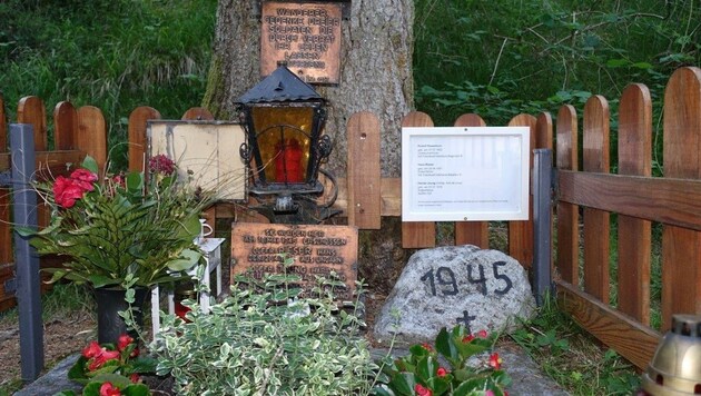 Der Zankapfel: Die Gedenkstätte im Imster "Putzenwald", die mittlerweile entfernt wurde. (Bild: Barbara Heltschl)