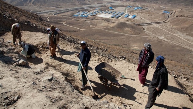 China hat bereits 2008 einen 30-jährigen Pachtvertrag für die große afghanische Kupfermine in Mes Aynak unterzeichnet. Doch im afghanischen Boden schlummern noch viel mehr Rohstoffe. (Bild: CC BY-SA 2.0 - Jerome Starkey - flickr.com/photos/jeromestarkey/6349904680)