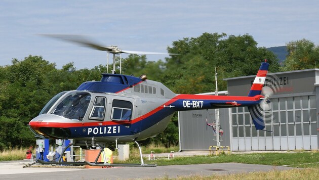 Im „Jet Ranger“ lernen die Beamten in Bad Vöslau das Pilotenhandwerk. (Bild: Huber Patrick)
