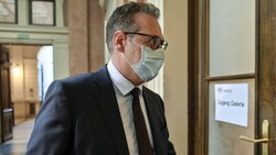 Ex-Vizekanzler und Ex-FPÖ-Obmann Heinz-Christian Strache steht wegen vermutetem Gesetzeskauf im Zusammenhang mit der Privatklinik Währing vor Gericht. (Bild: APA/HERBERT NEUBAUER)