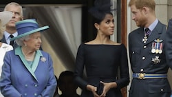Queen Elizabeth mit Herzogin Meghan und Prinz Harry (Bild: Matt Dunham / AP / picturedesk.com)