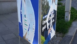 in demolierter Plakatständer der Linzer FPÖ (Bild: FPÖ)