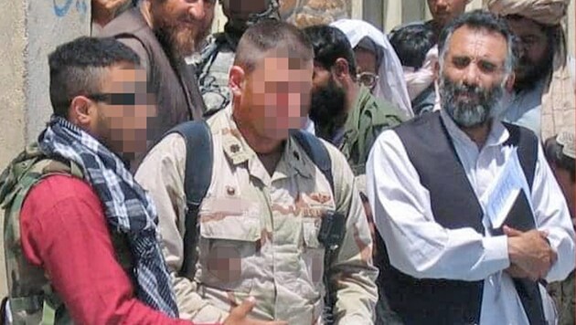 Der US-Offizier M. H. mit seinem Übersetzer (links) 2007 als Kommandant von rund 100 Soldaten in Afghanistan. Auf ihn hatten die örtlichen Taliban 10.000 Dollar Kopfgeld ausgesetzt. (Bild: zVg, Krone KREATIV)