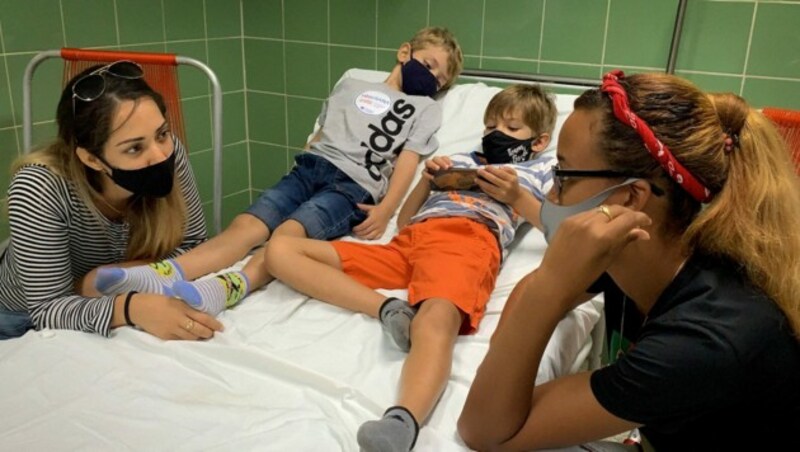 Nach Verabreichung der Dosis werden die Kinder nach 24, 48 und 72 Stunden sowie nach einer Woche erneut medizinisch untersucht. (Bild: AFP/Adalberto Roqu)