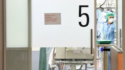 Wie viele Covid-19-Patienten in Spitälern österreichweit geimpft sind, weiß man nicht. (Bild: APA/Helmut Fohringer)