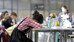 Viele Studierenden wollen wieder Unterricht vor Ort - für viele hat sich das Distance Learning jedoch bewährt. (Bild: APA/HERBERT NEUBAUER)