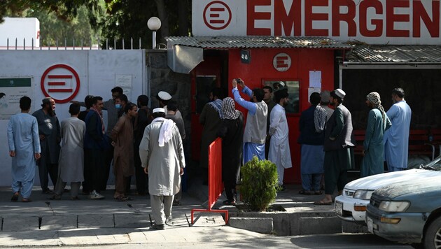 In Afghanistan reicht das medizinische Material zur Versorgung der Bevölkerung nur noch wenige Tage. (Bild: AFP)