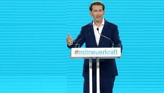 Bundeskanzler Sebastian Kurz (ÖVP) sagte bei seiner Rede, dass mit dem „ständigen Auf- und Zusperren Schluss sein“ müsse. (Bild: APA/Herbert Pfarrhofer)