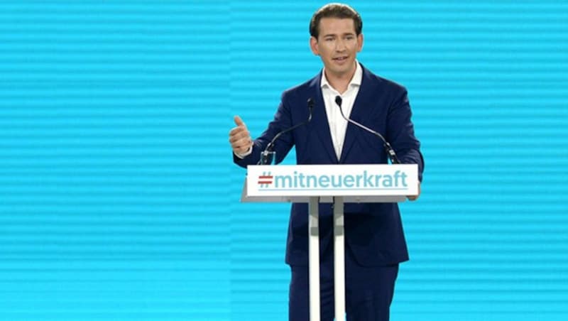 Bundeskanzler Sebastian Kurz (ÖVP) sagte bei seiner Rede, dass mit dem „ständigen Auf- und Zusperren Schluss sein“ müsse. (Bild: APA/Herbert Pfarrhofer)