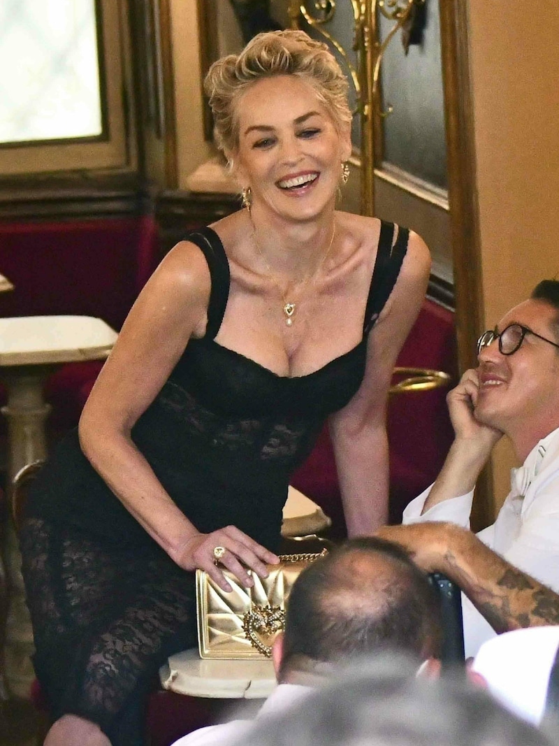 Sharon Stone verdrehte den Herren beim Shooting im Café Florian den Kopf. (Bild: www.photopress.at)