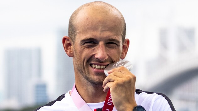 Florian Brungraber mit der Silbermedaille. (Bild: GEPA )