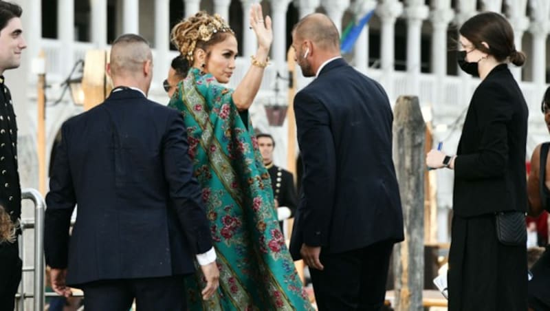 Jennifer Lopez bei der Ankunft am Markusplatz in Venedig (Bild: www.viennareport.at)