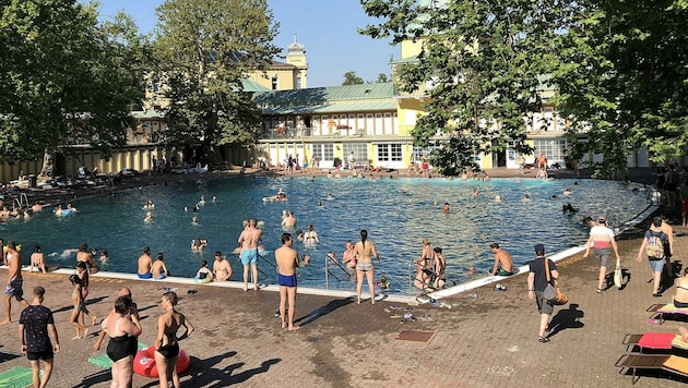 Das Thermalbad in Bad Vöslau (Bild: APA/JOHANNES BRUCKENBERGER)