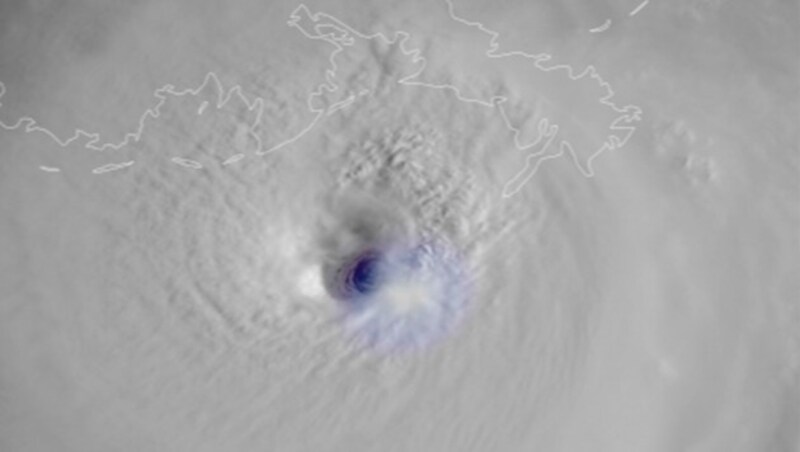 Eine Satellitenaufnahme des Hurrikans „Ida“, kurz bevor dieser die Küste von Louisiana erreichte (Bild: NOAA via AP)