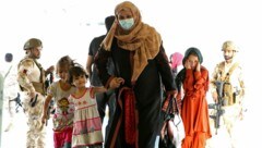 Vor allem Frauen, Kinder oder auch Ortskräfte bräuchten jetzt Schutz im Ausland, so die Argumentation für eine Aufnahme aus Afghanistan. (Bild: AP)