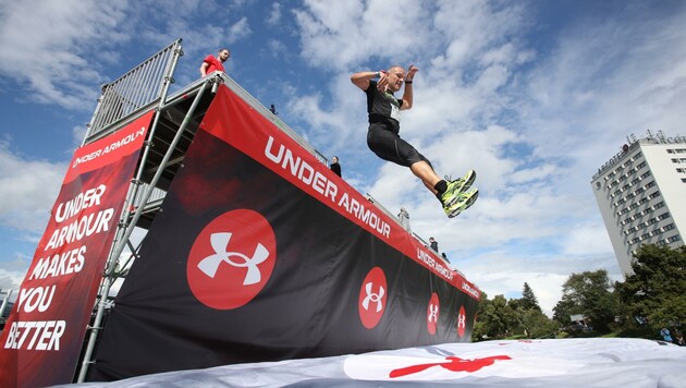 Den „Under Armour Bagjump“ gibt es auch beim Innsbruckathlon. (Bild: GEPA pictures)
