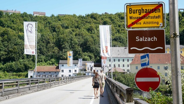 Der kürzeste Weg über die Salzach ist nur noch eine Einbahn (Bild: Scharinger Daniel)